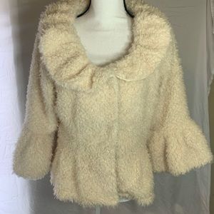 Carolyn Taylor women’s Large fluffy cream jacket